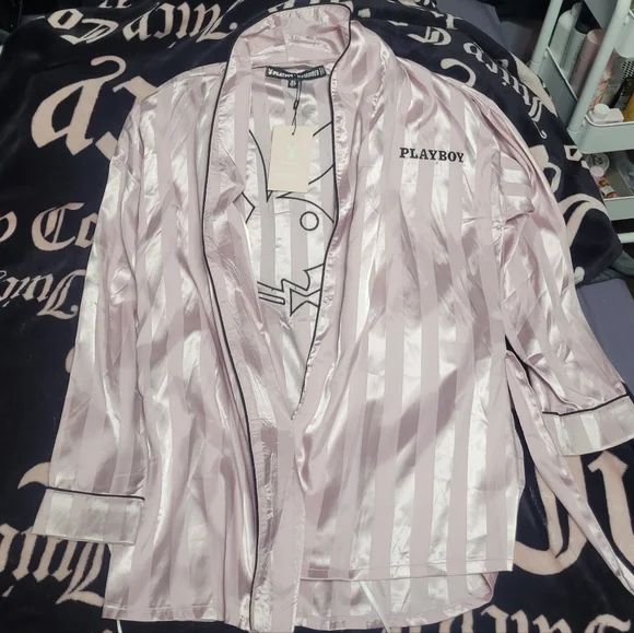 Playboy Robe - Picture 2 of 3
